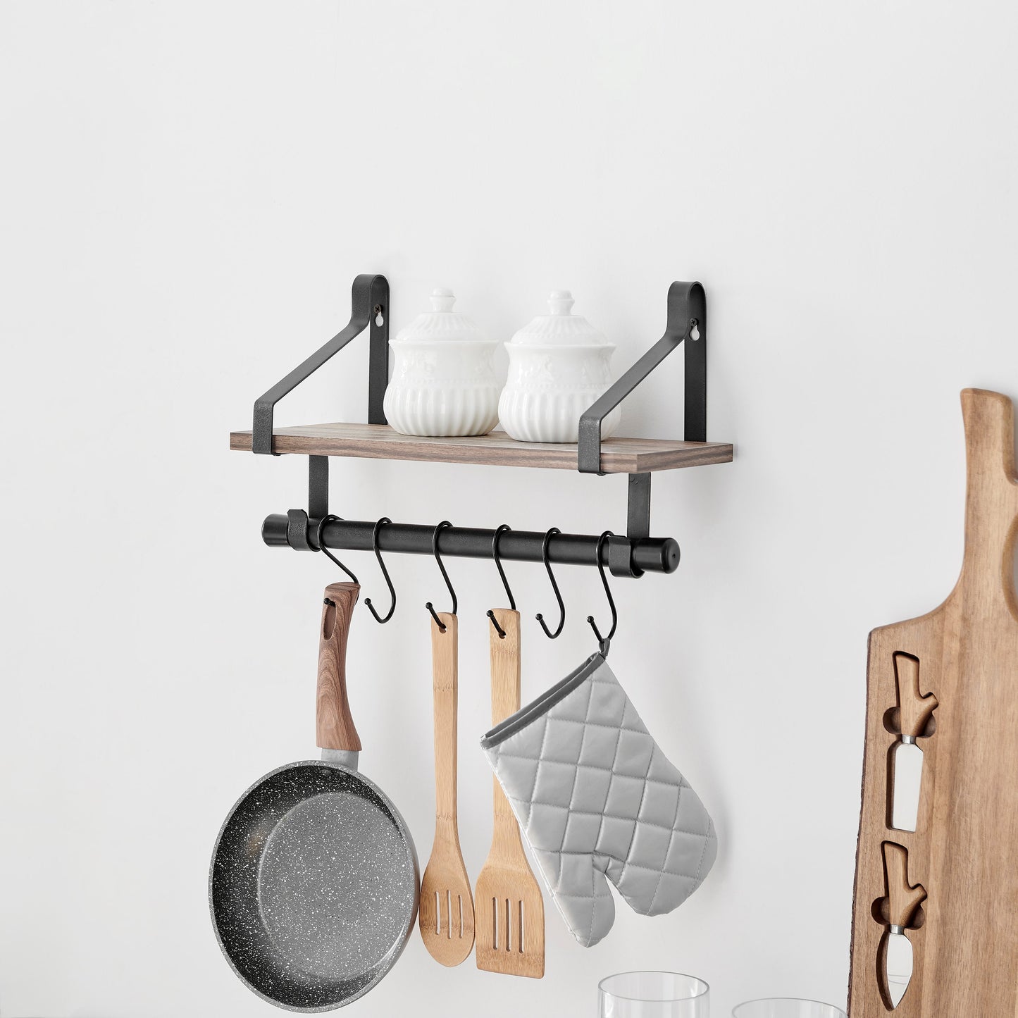 Amelia Shelf With Rod and Hooks